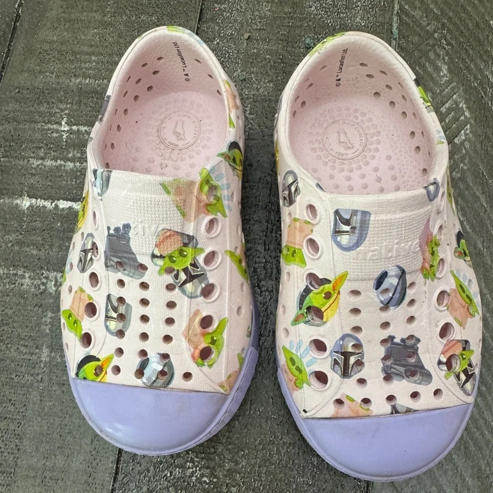 NATIVE X STAR WARS Girls Pink Purple Mandolorian Grogu Jeffersons Size C5‎